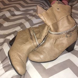 Girls boots